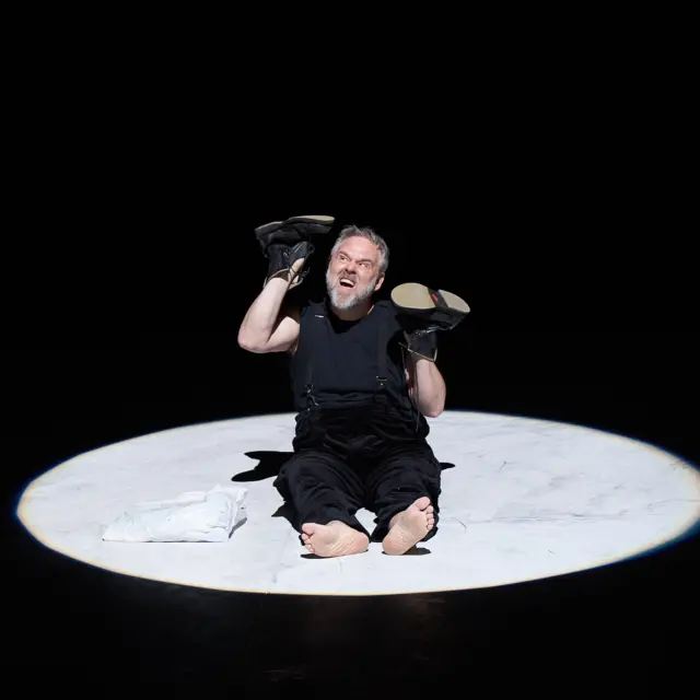 20250508 KHP WOZZECK STAATSTHEATER Spiel mit den Schuhen 2